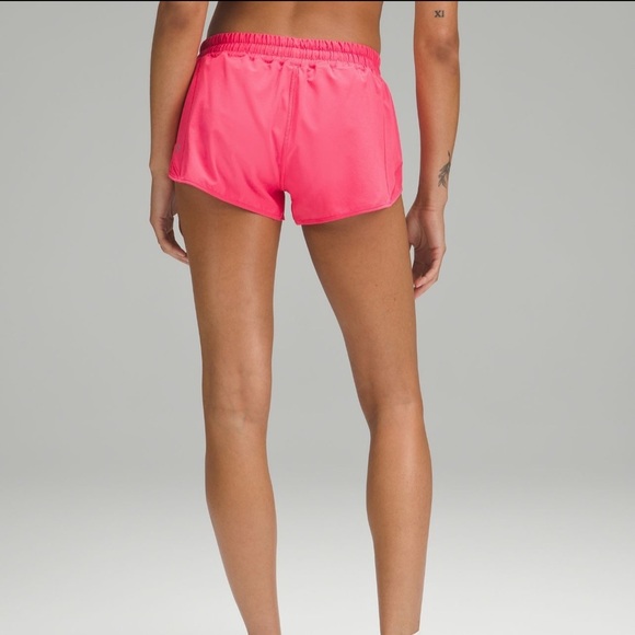 NWT Lululemon low-rise hottie hot lined shorts. Size 8. LIP GLOSS- 2.5” … - Picture 2 of 4